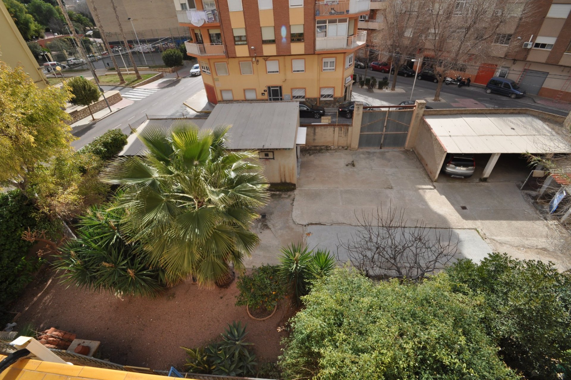 Használt Ingatlanok - Sorház -
Petrer - Inland