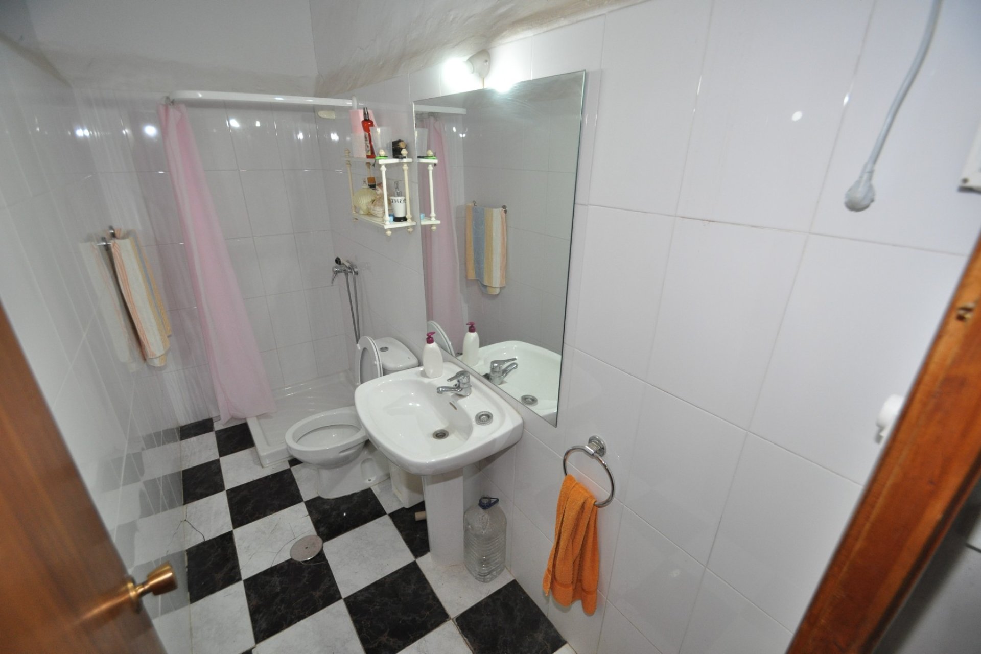 Használt Ingatlanok - Sorház -
Pinoso - Inland