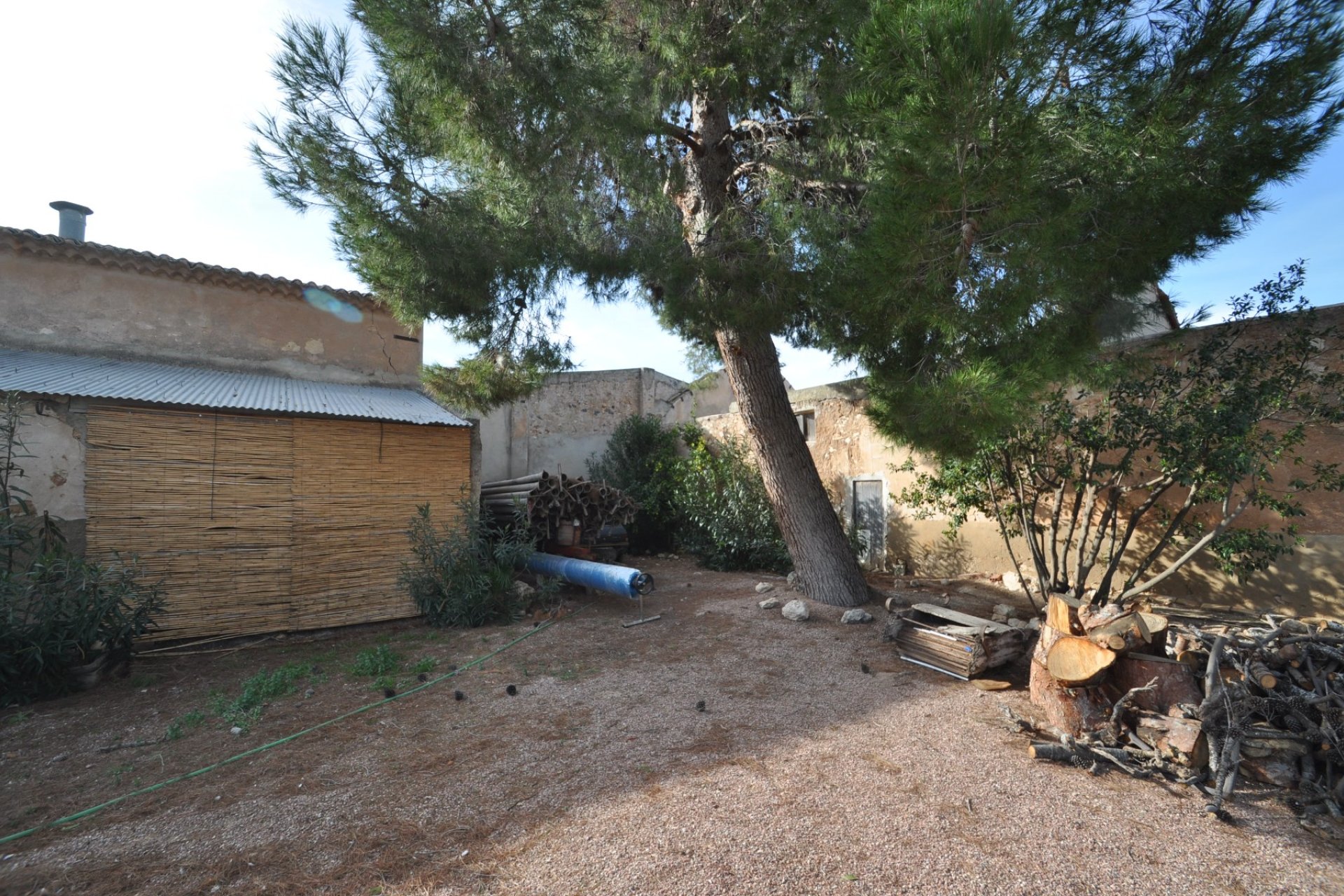 Használt Ingatlanok - Sorház -
Pinoso - Inland