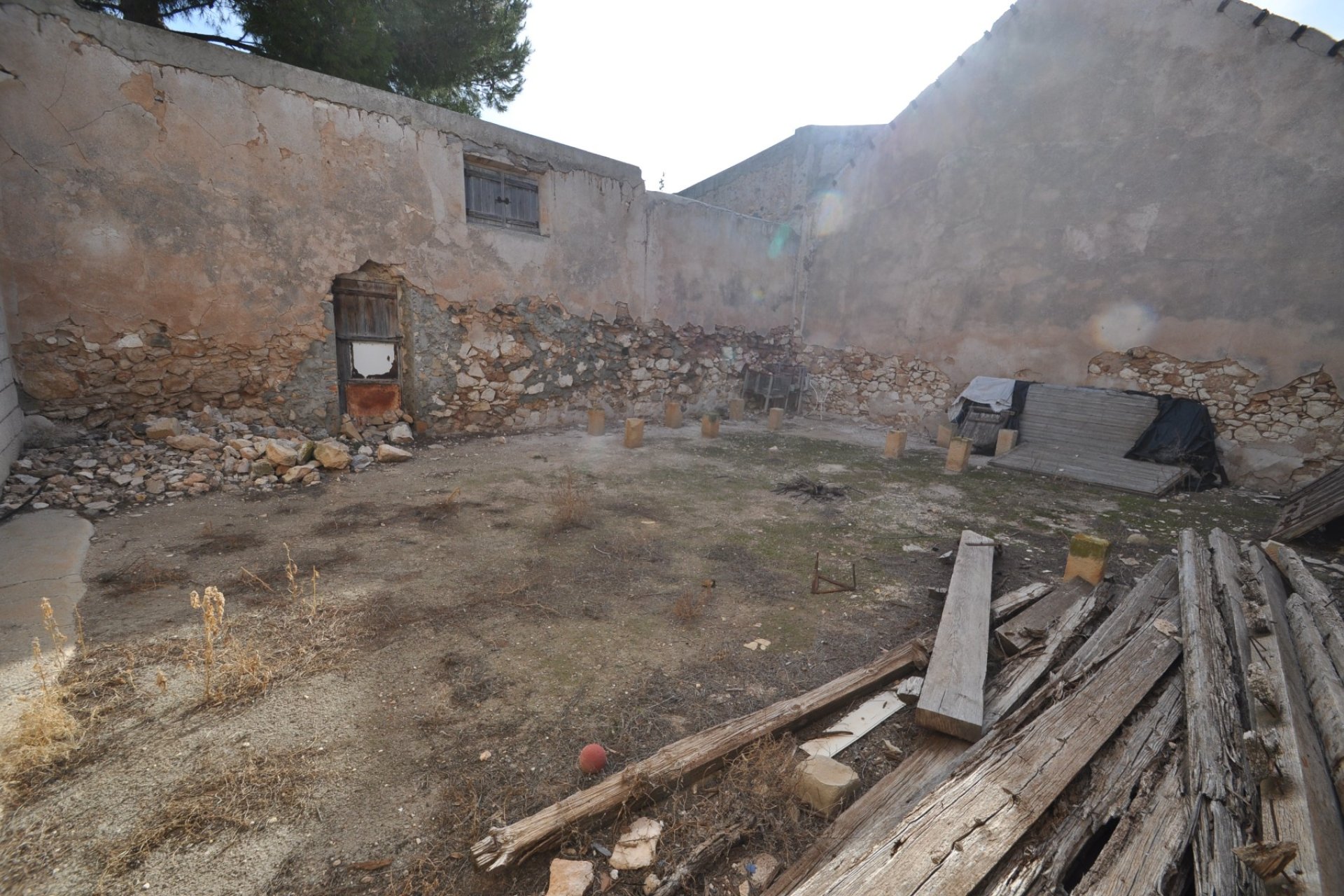 Használt Ingatlanok - Sorház -
Pinoso - Inland