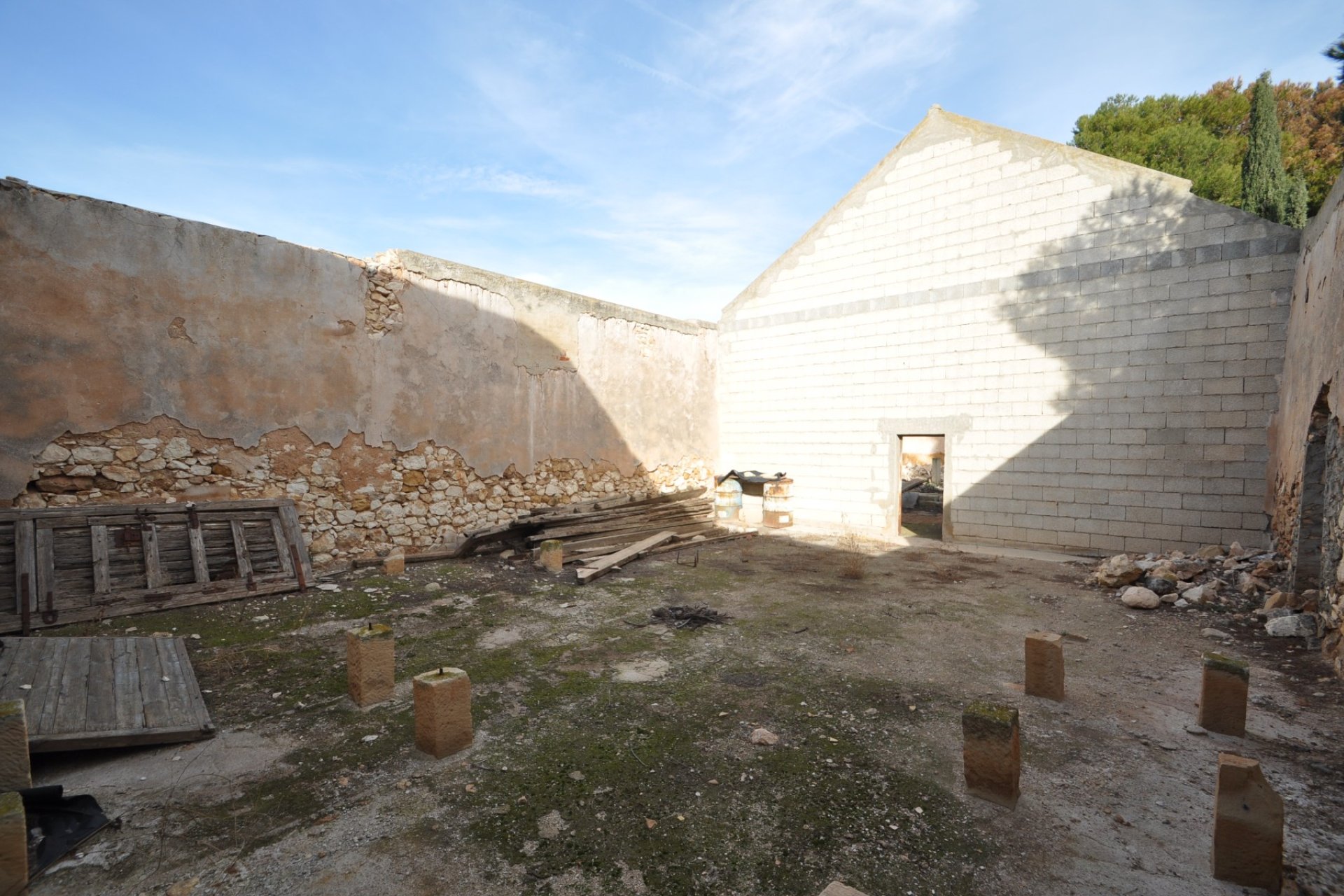 Használt Ingatlanok - Sorház -
Pinoso - Inland