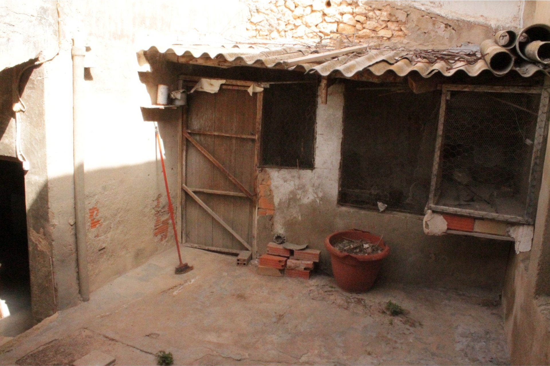 Használt Ingatlanok - Sorház -
Pinoso - Inland