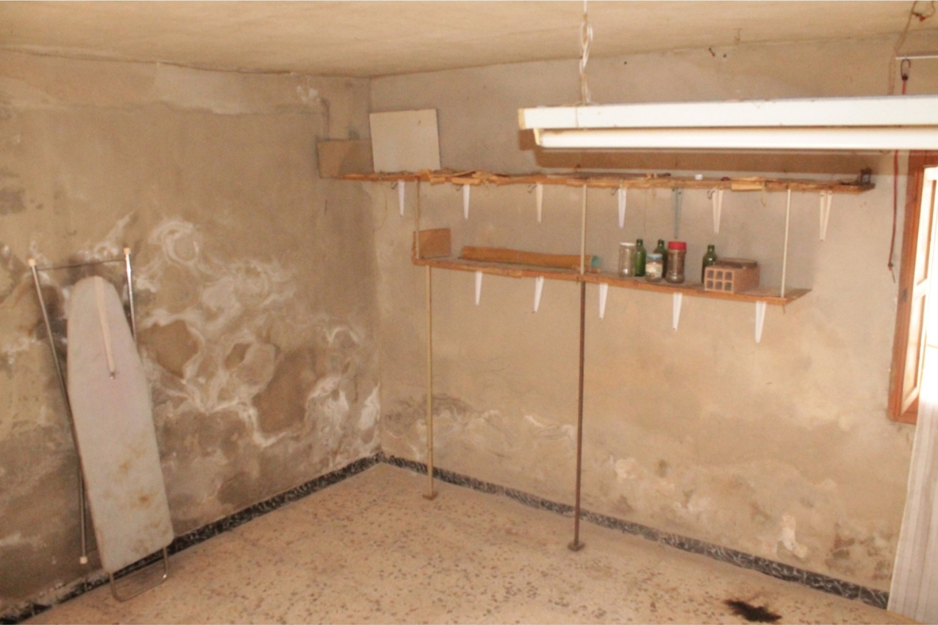 Használt Ingatlanok - Sorház -
Pinoso - Inland