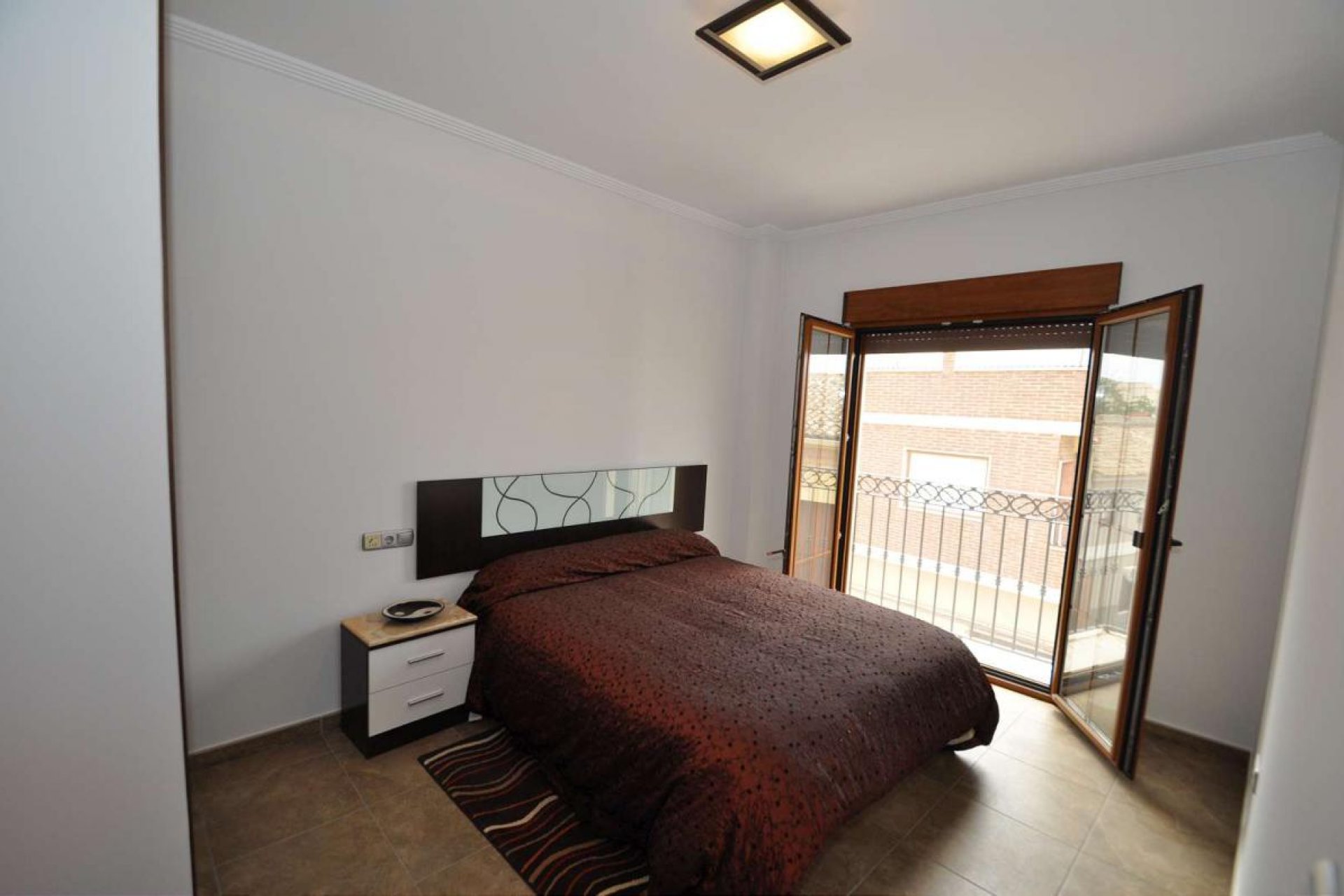 Használt Ingatlanok - Sorház -
Pinoso - Inland