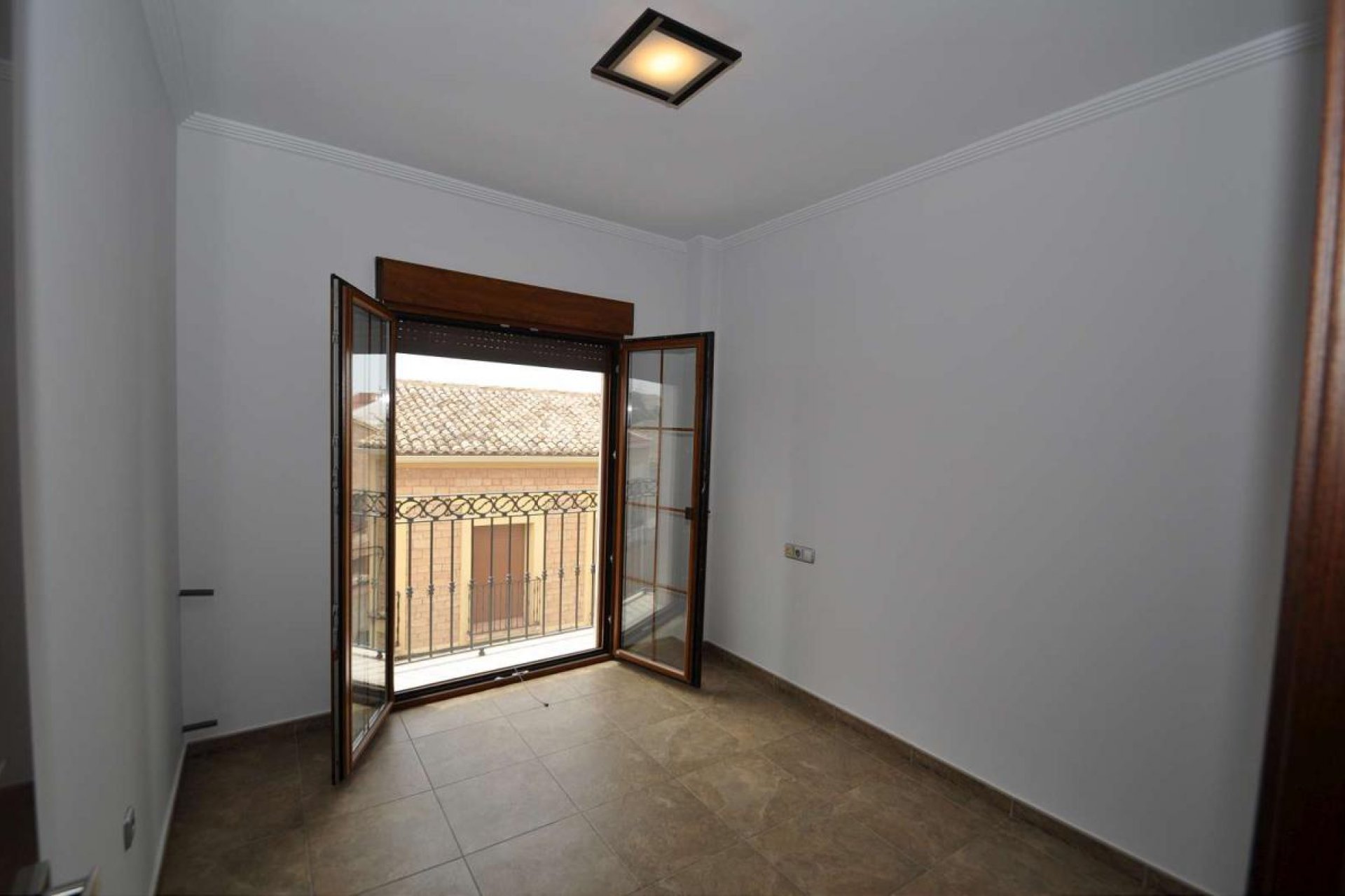 Használt Ingatlanok - Sorház -
Pinoso - Inland