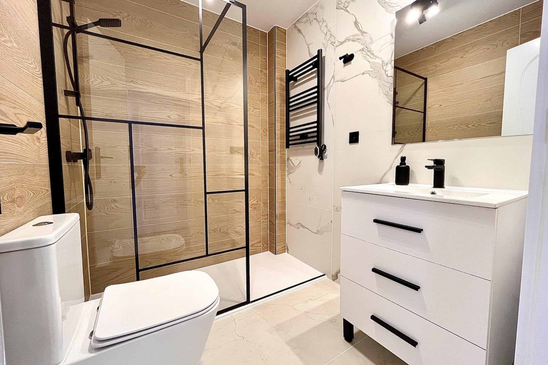 Használt Ingatlanok - Sorház -
Playa Flamenca - Costa Blanca