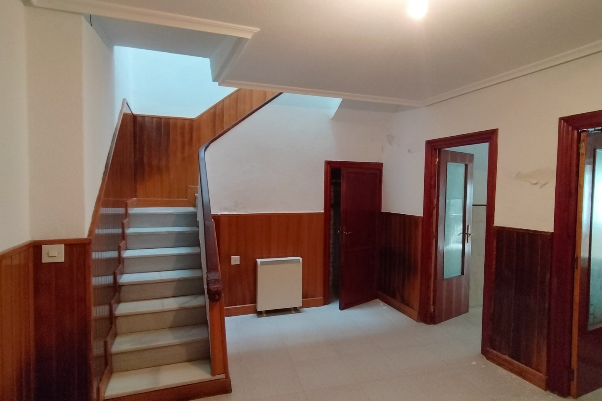 Használt Ingatlanok - Sorház -
Sax - Inland