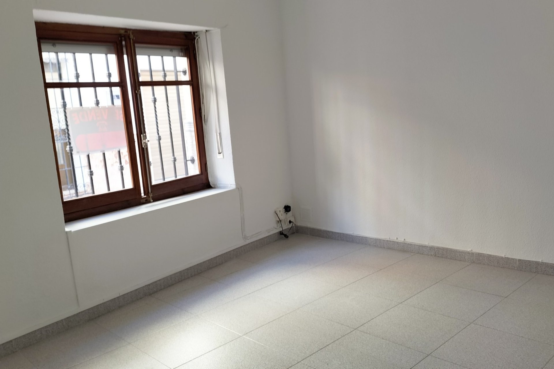 Használt Ingatlanok - Sorház -
Sax - Inland