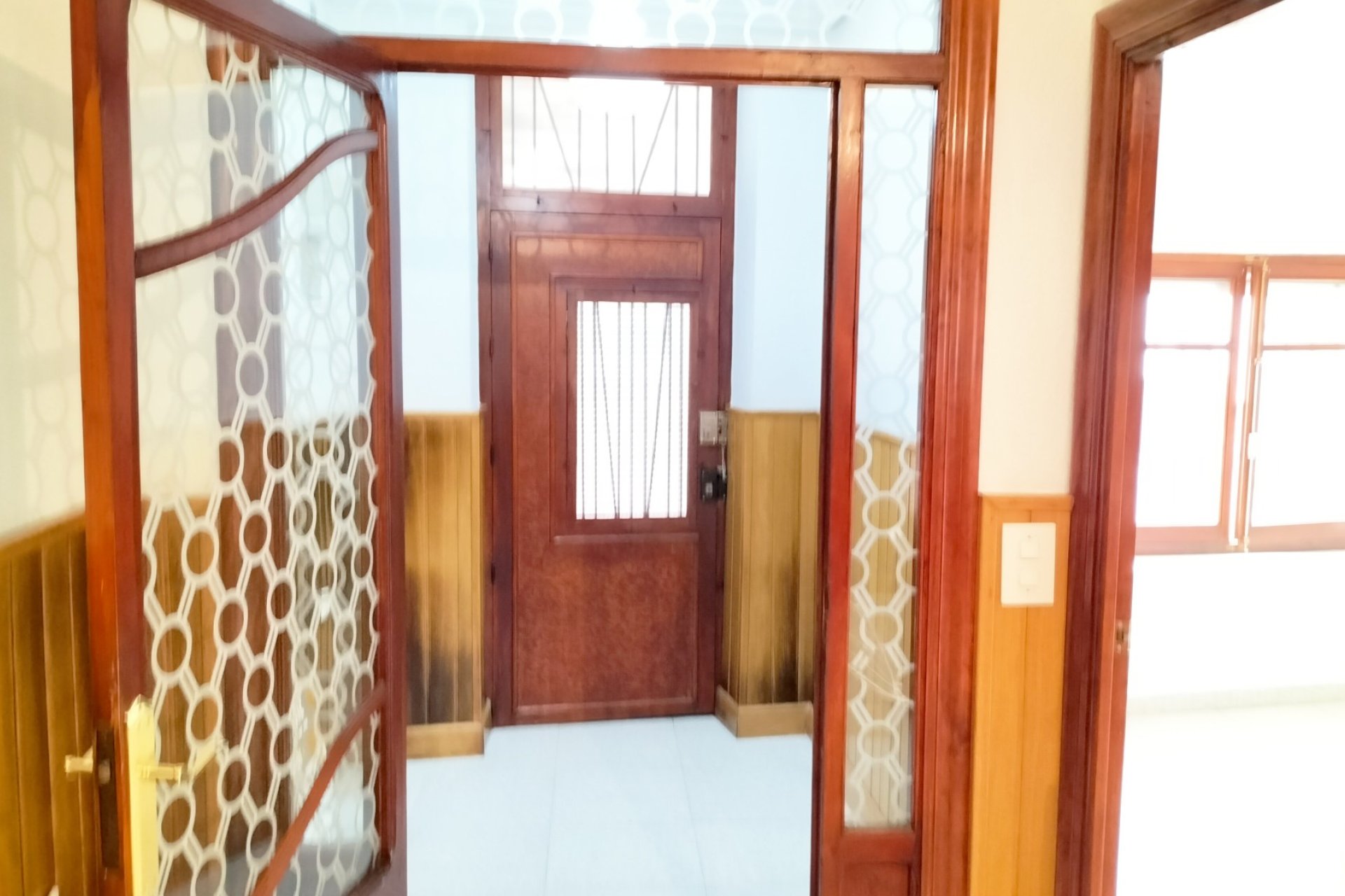 Használt Ingatlanok - Sorház -
Sax - Inland