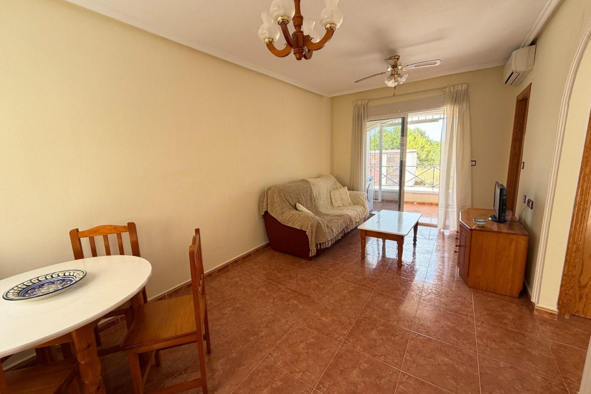 Használt Ingatlanok - Sorház -
Torremendo - Costa Blanca
