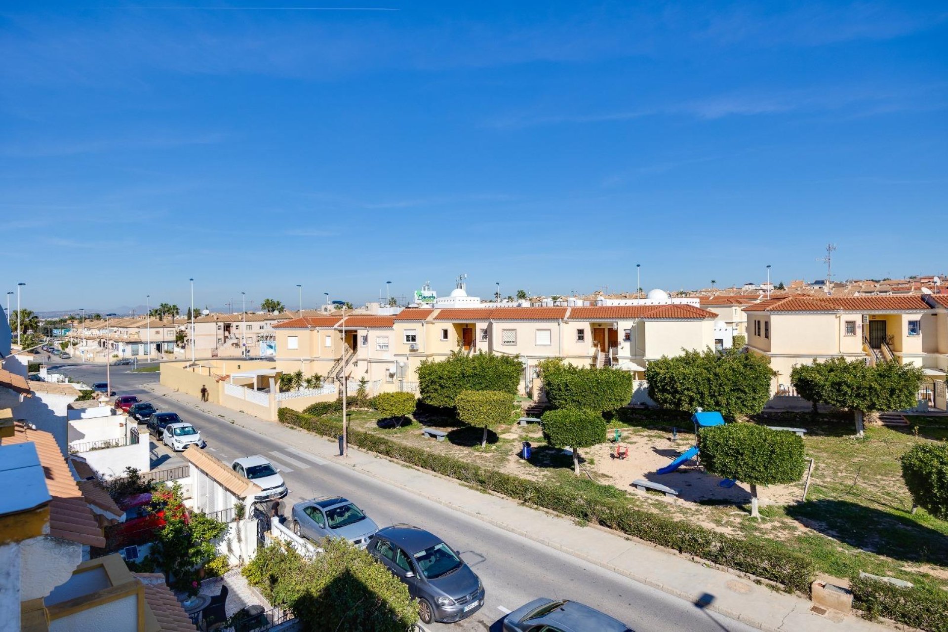 Használt Ingatlanok - Sorház -
Torrevieja - Aguas Nuevas