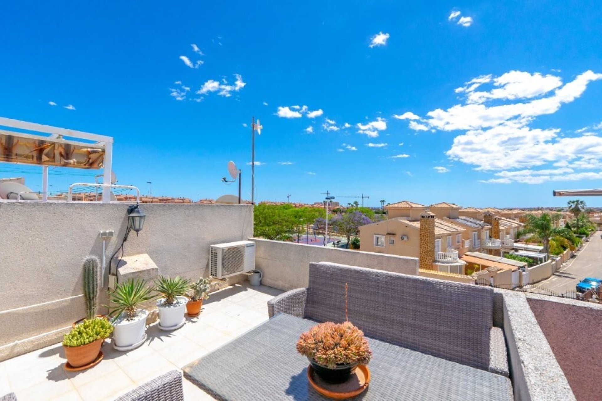 Használt Ingatlanok - Sorház -
Torrevieja - Aguas Nuevas
