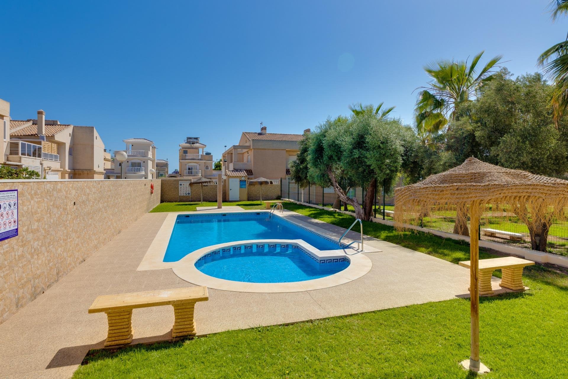 Használt Ingatlanok - Sorház -
Torrevieja - Aguas Nuevas