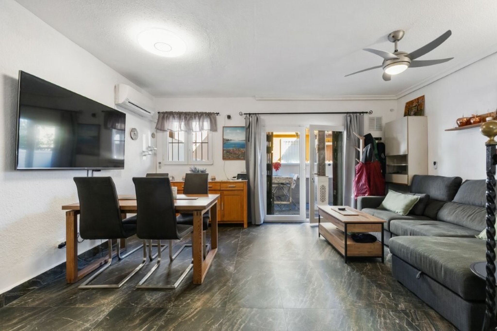 Használt Ingatlanok - Sorház -
Torrevieja - Cabo Cervera