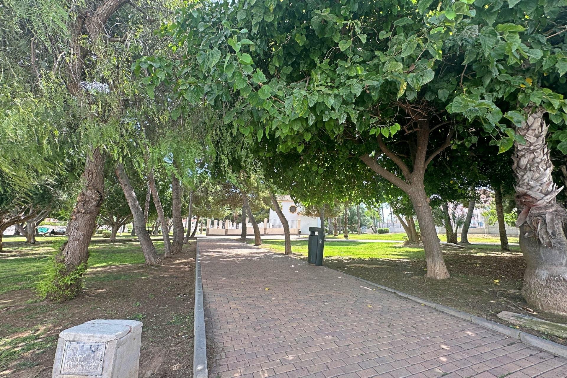 Használt Ingatlanok - Sorház -
Torrevieja - Calas Blanca