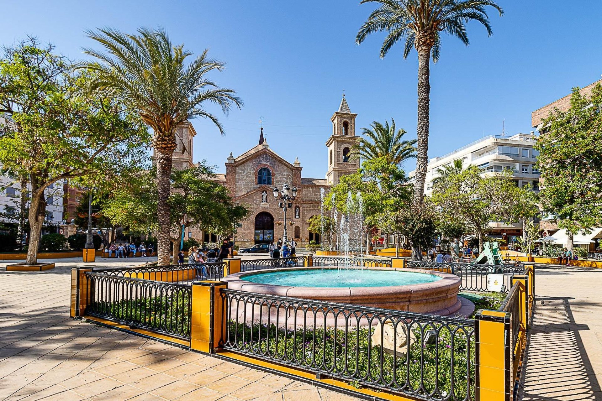 Használt Ingatlanok - Sorház -
Torrevieja - Centrum
