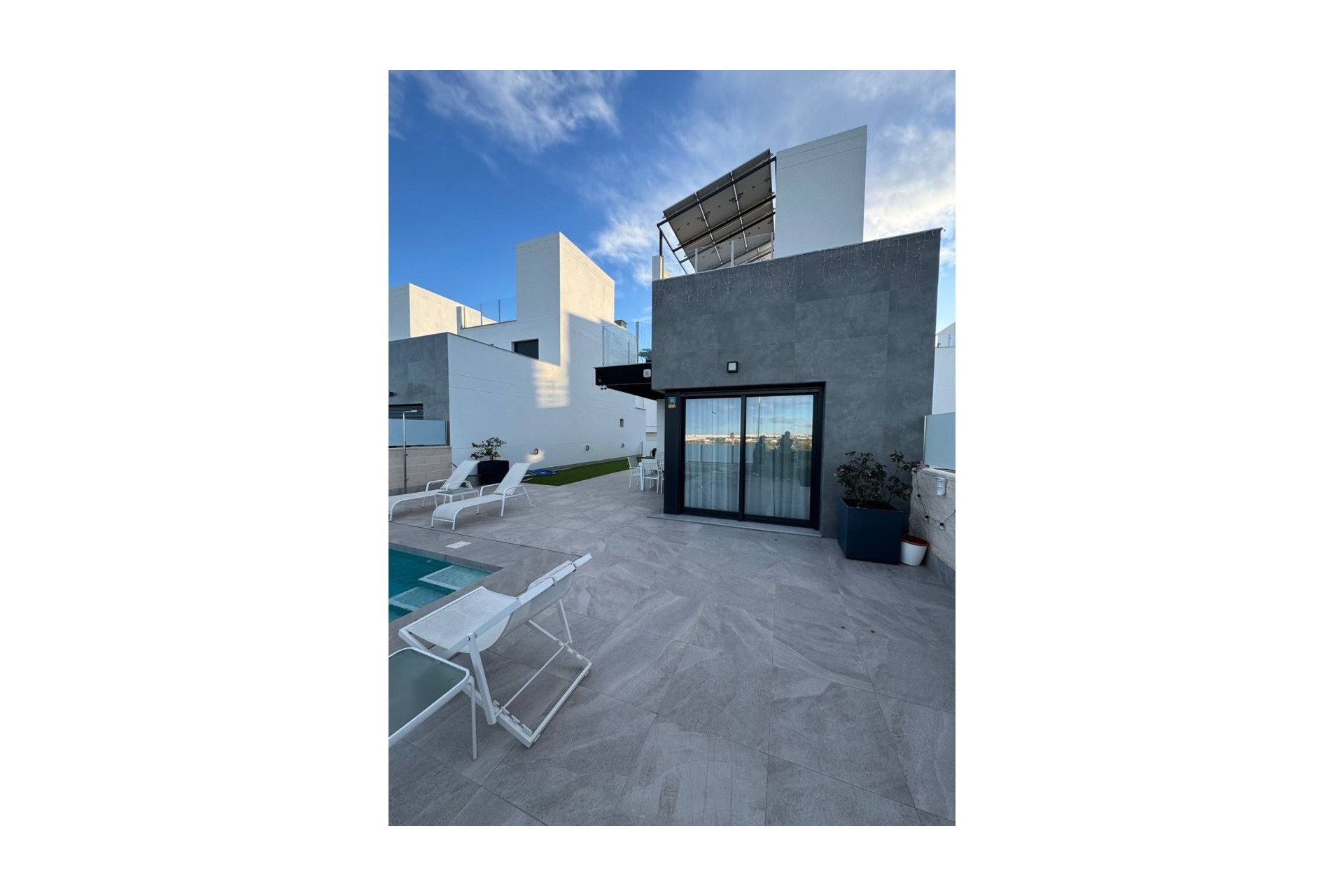 Használt Ingatlanok - Sorház -
Torrevieja - Costa Blanca