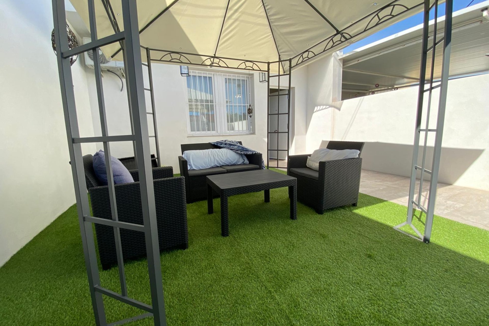 Használt Ingatlanok - Sorház -
Torrevieja - Costa Blanca