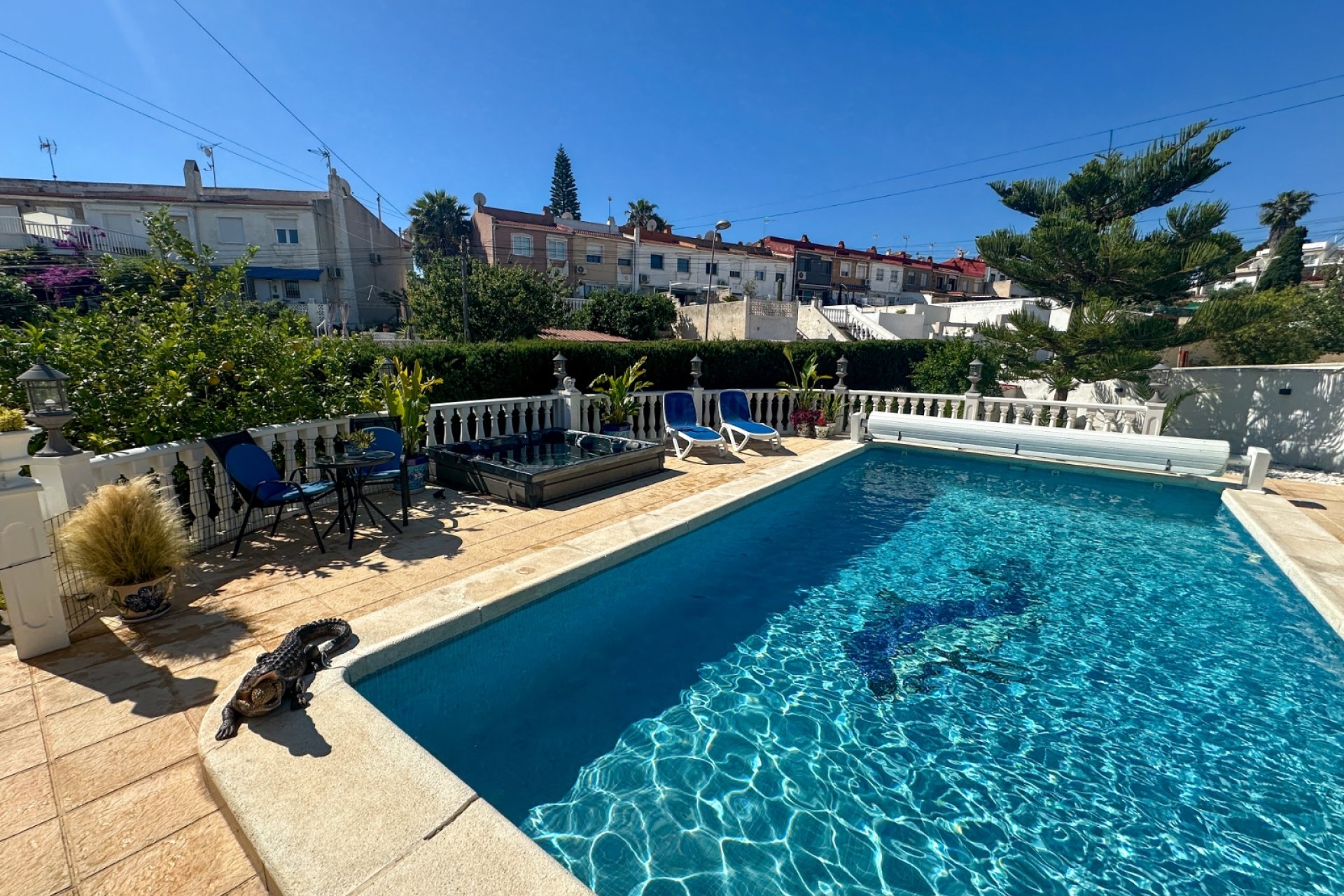 Használt Ingatlanok - Sorház -
Torrevieja - Costa Blanca