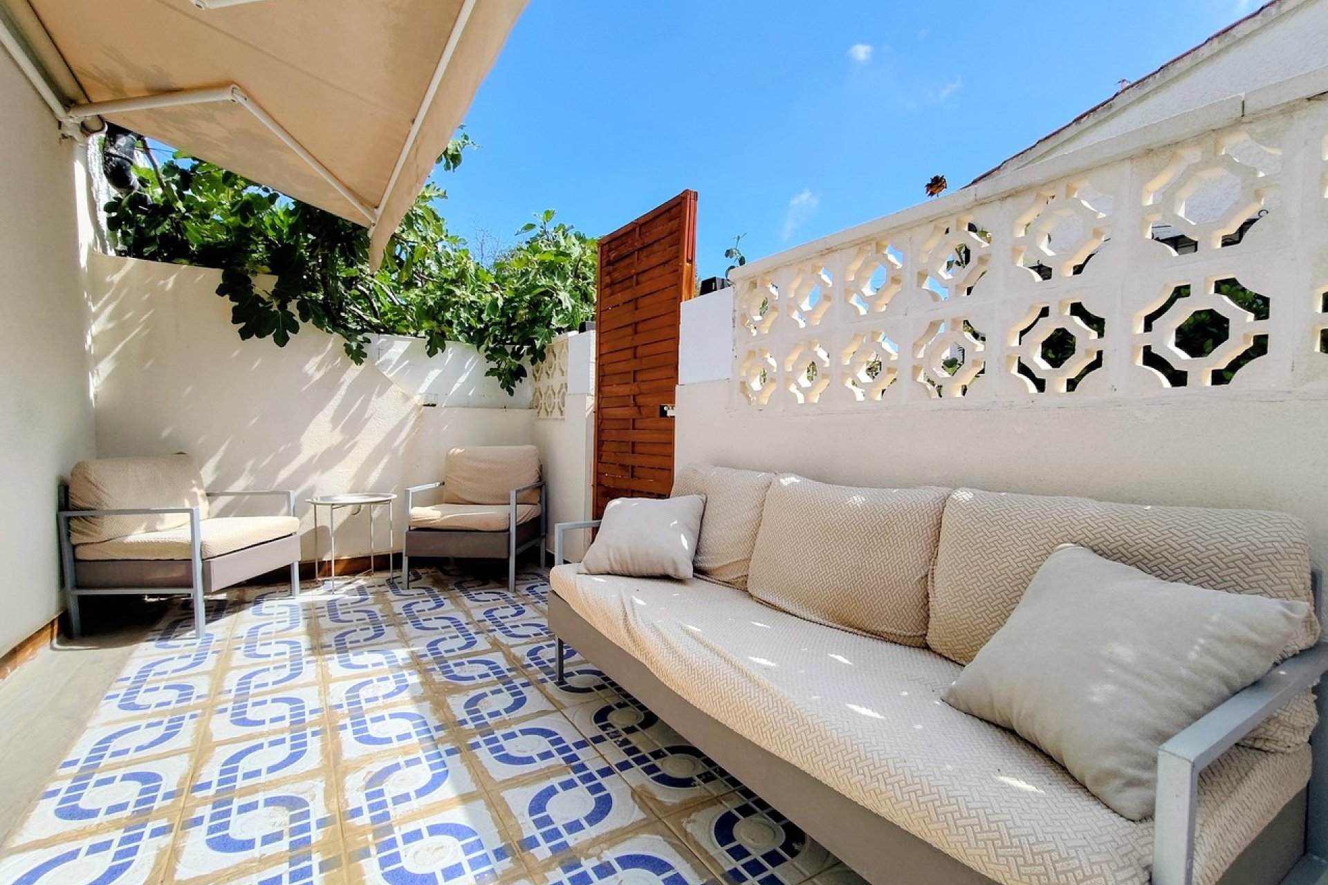 Használt Ingatlanok - Sorház -
Torrevieja - Costa Blanca