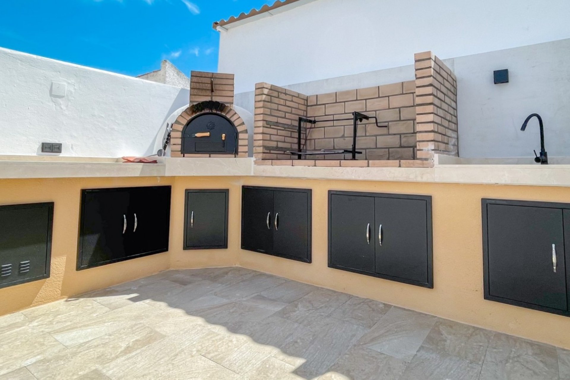 Használt Ingatlanok - Sorház -
Torrevieja - Costa Blanca