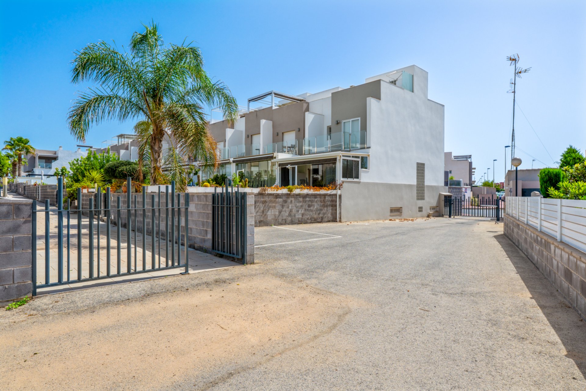 Használt Ingatlanok - Sorház -
Torrevieja - Costa Blanca
