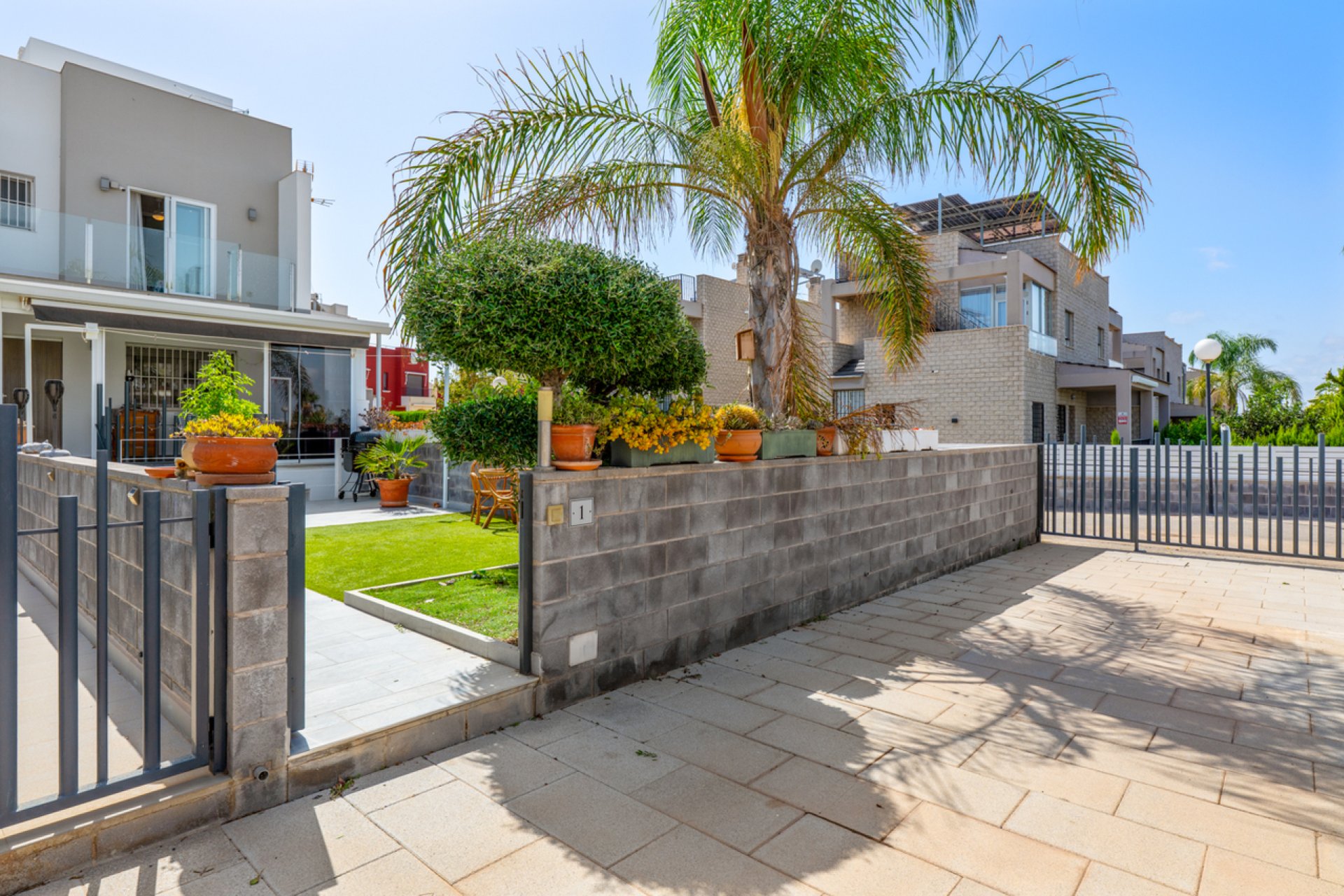 Használt Ingatlanok - Sorház -
Torrevieja - Costa Blanca