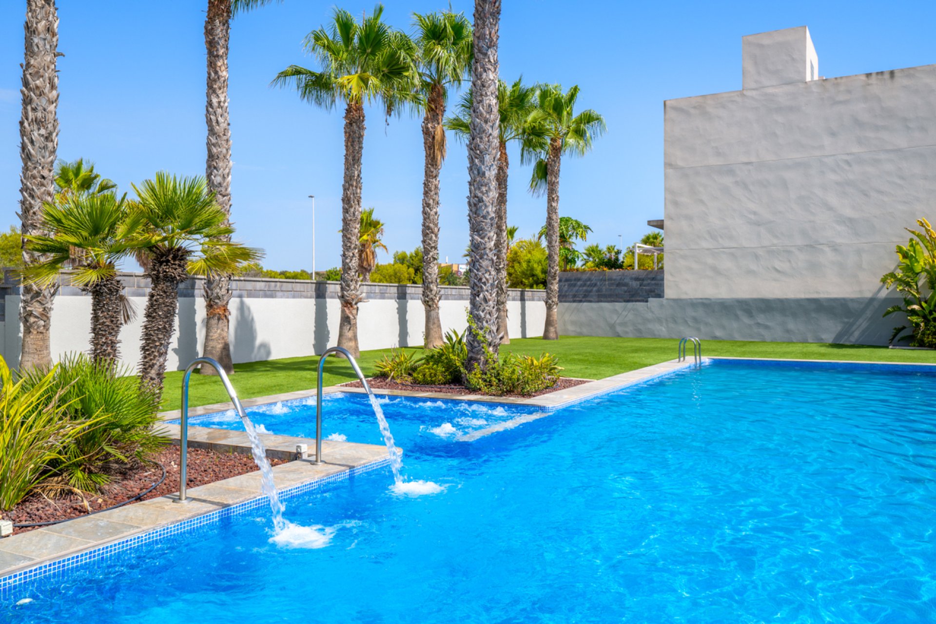 Használt Ingatlanok - Sorház -
Torrevieja - Costa Blanca