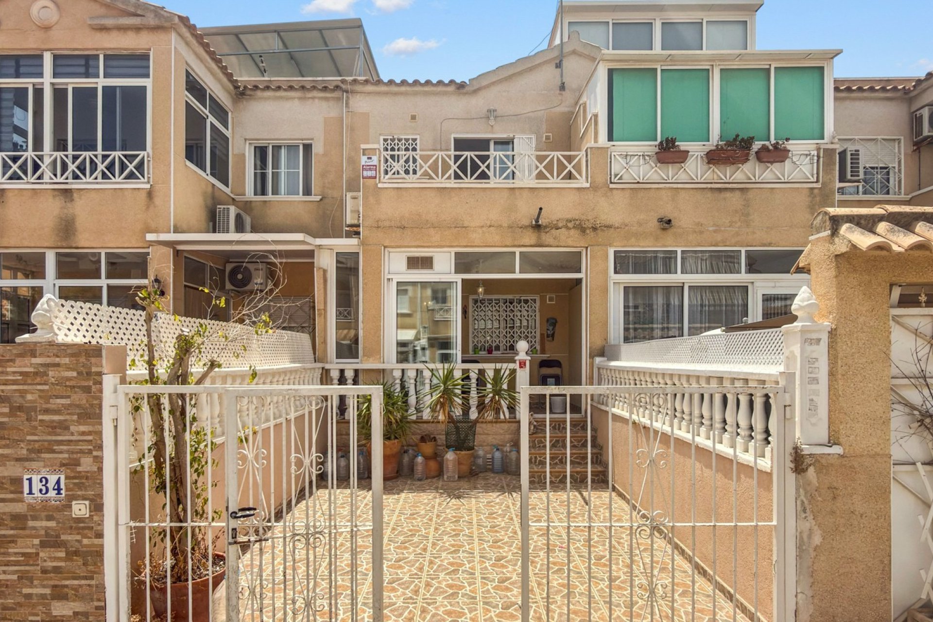 Használt Ingatlanok - Sorház -
Torrevieja - Costa Blanca