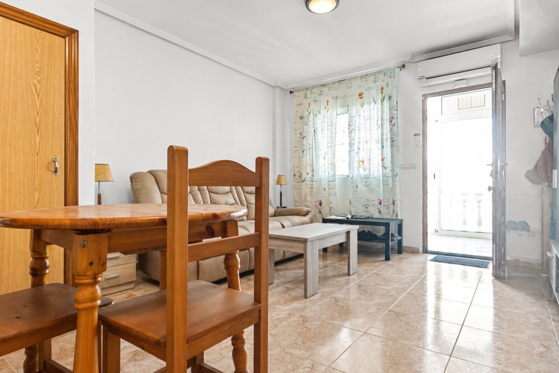 Használt Ingatlanok - Sorház -
Torrevieja - Costa Blanca