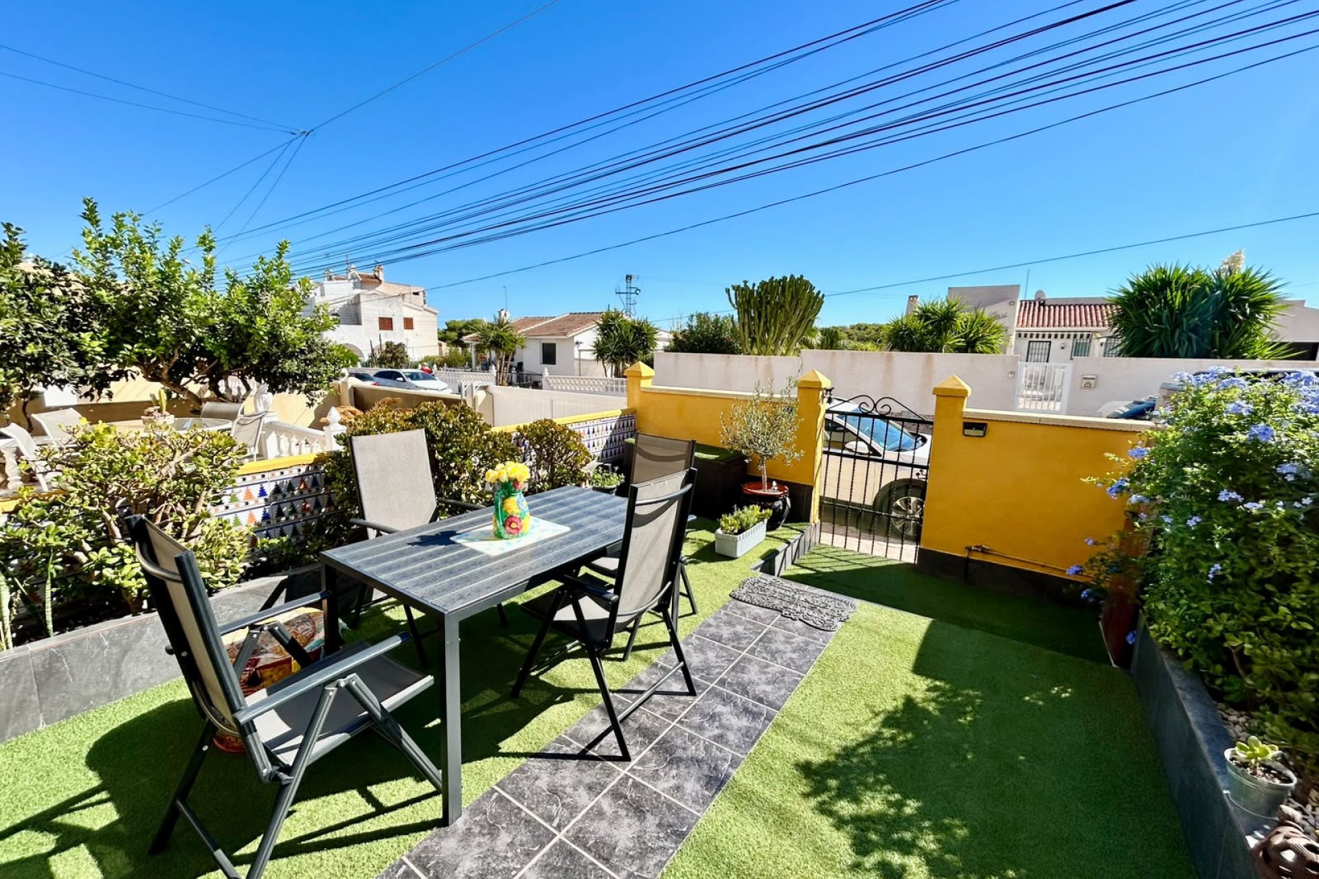 Használt Ingatlanok - Sorház -
Torrevieja - Costa Blanca
