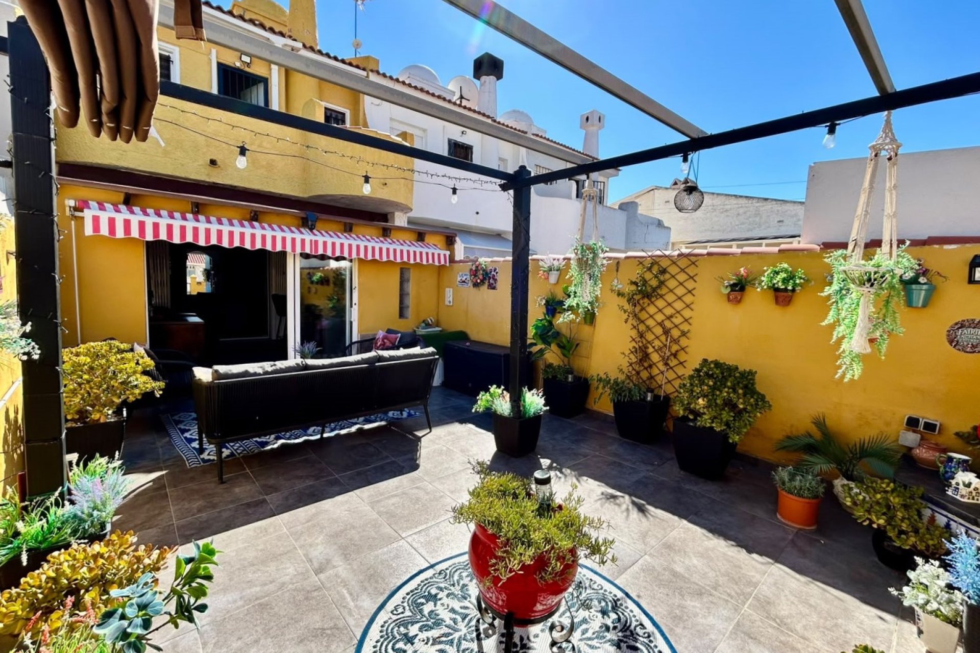 Használt Ingatlanok - Sorház -
Torrevieja - Costa Blanca