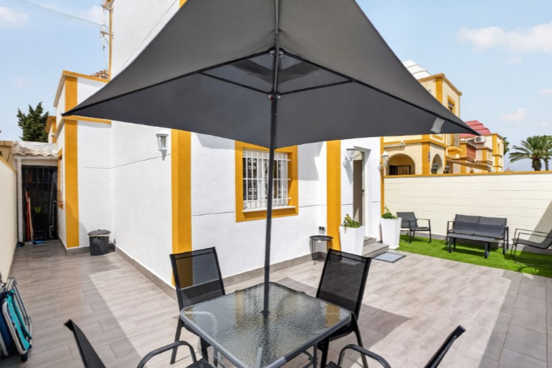 Használt Ingatlanok - Sorház -
Torrevieja - Costa Blanca