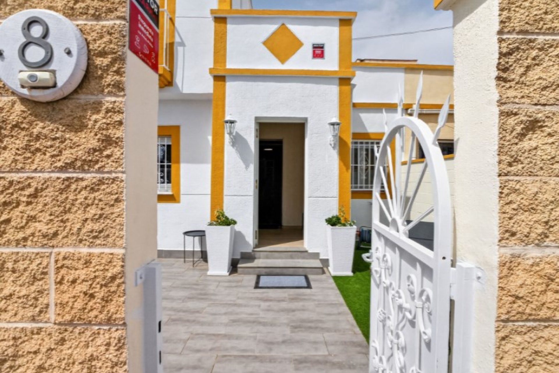 Használt Ingatlanok - Sorház -
Torrevieja - Costa Blanca