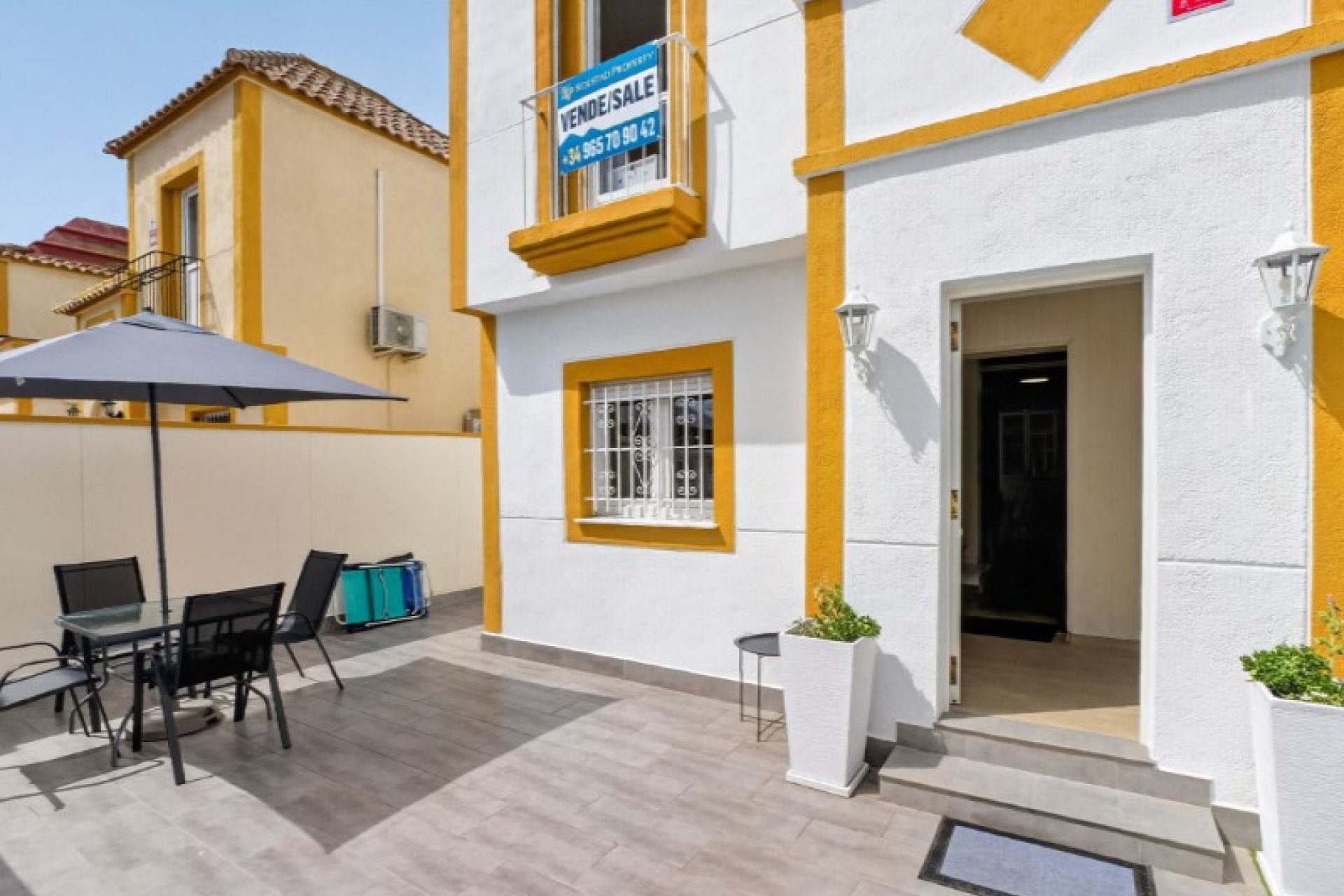 Használt Ingatlanok - Sorház -
Torrevieja - Costa Blanca