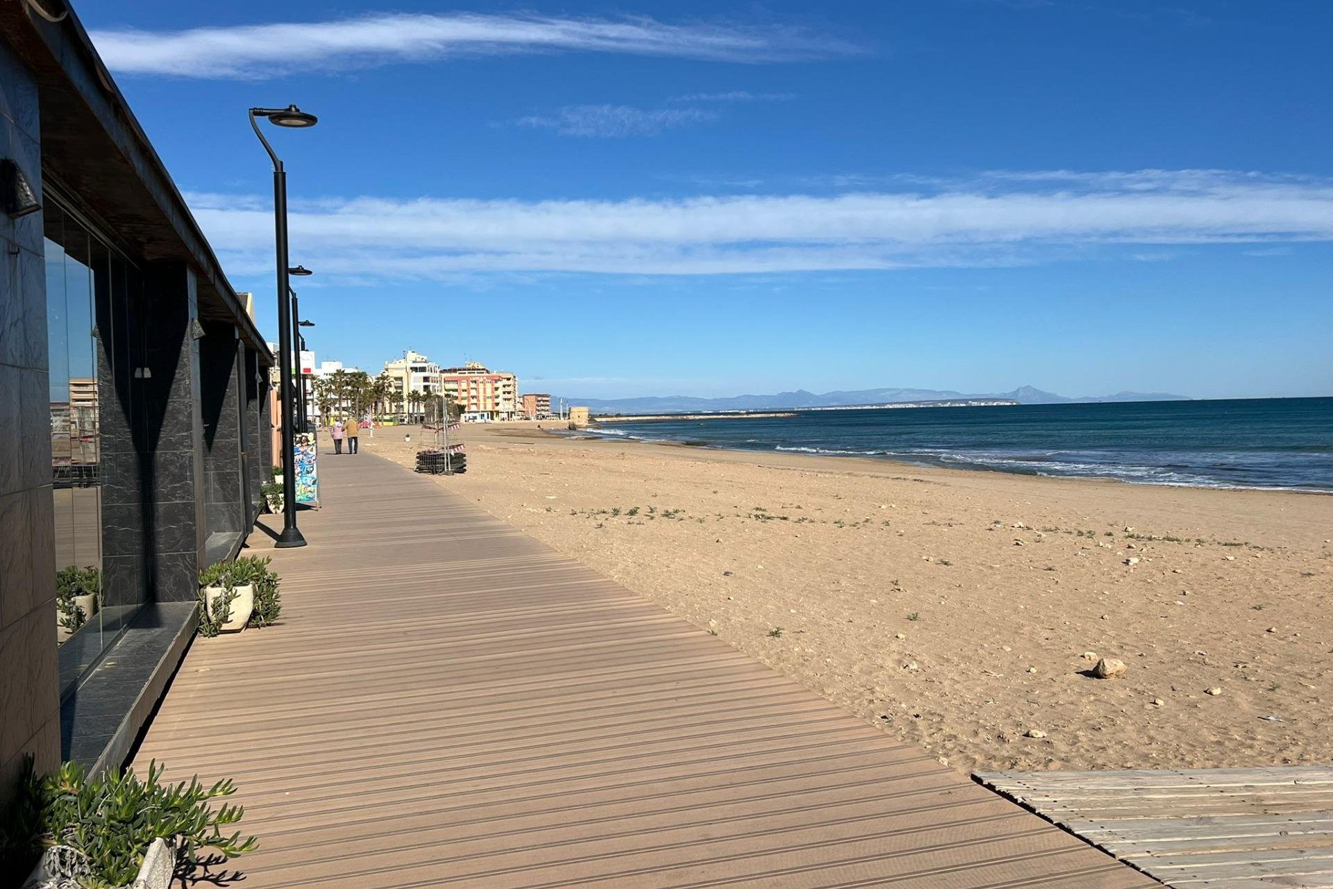 Használt Ingatlanok - Sorház -
Torrevieja - La Mata