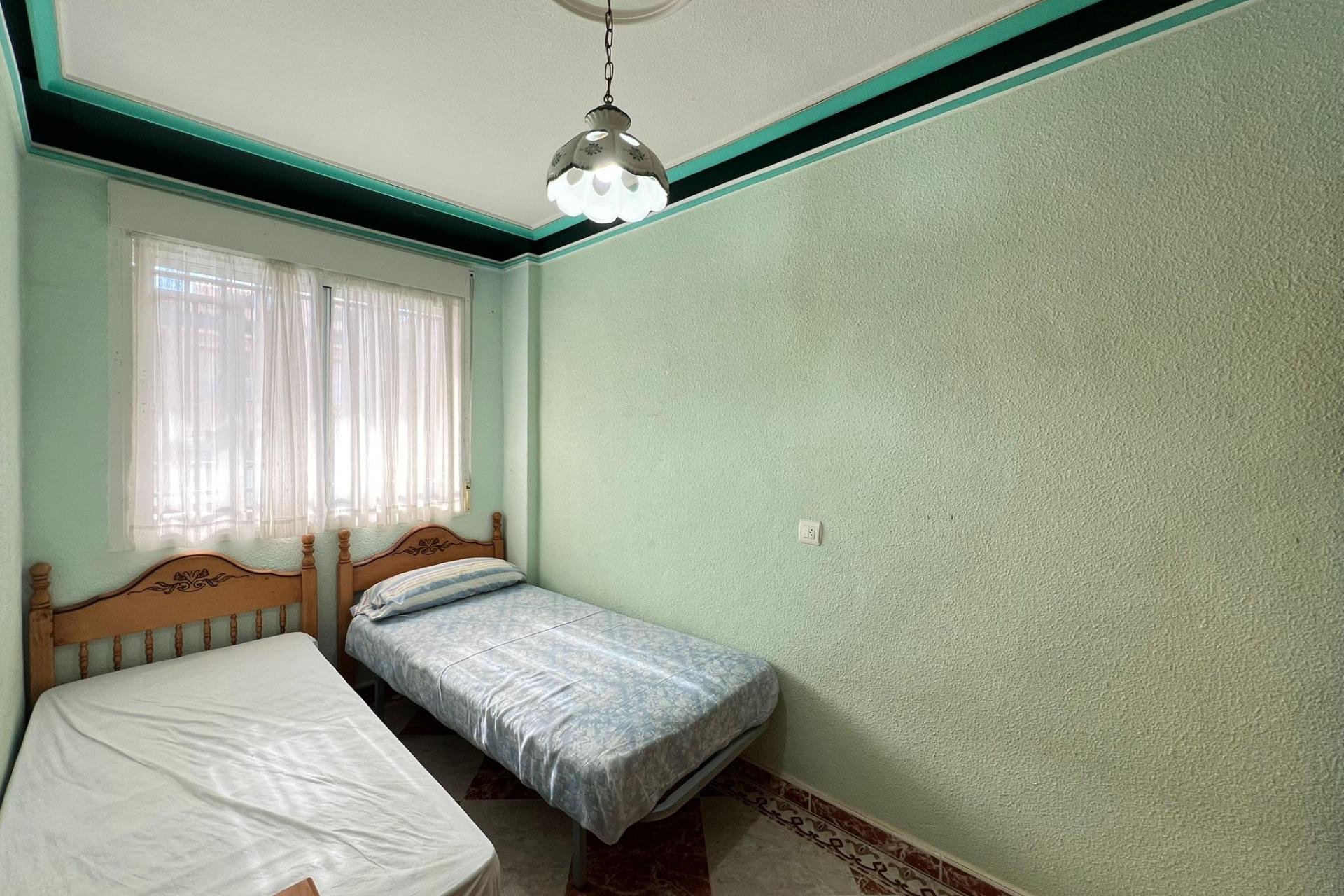 Használt Ingatlanok - Sorház -
Torrevieja - La Mata