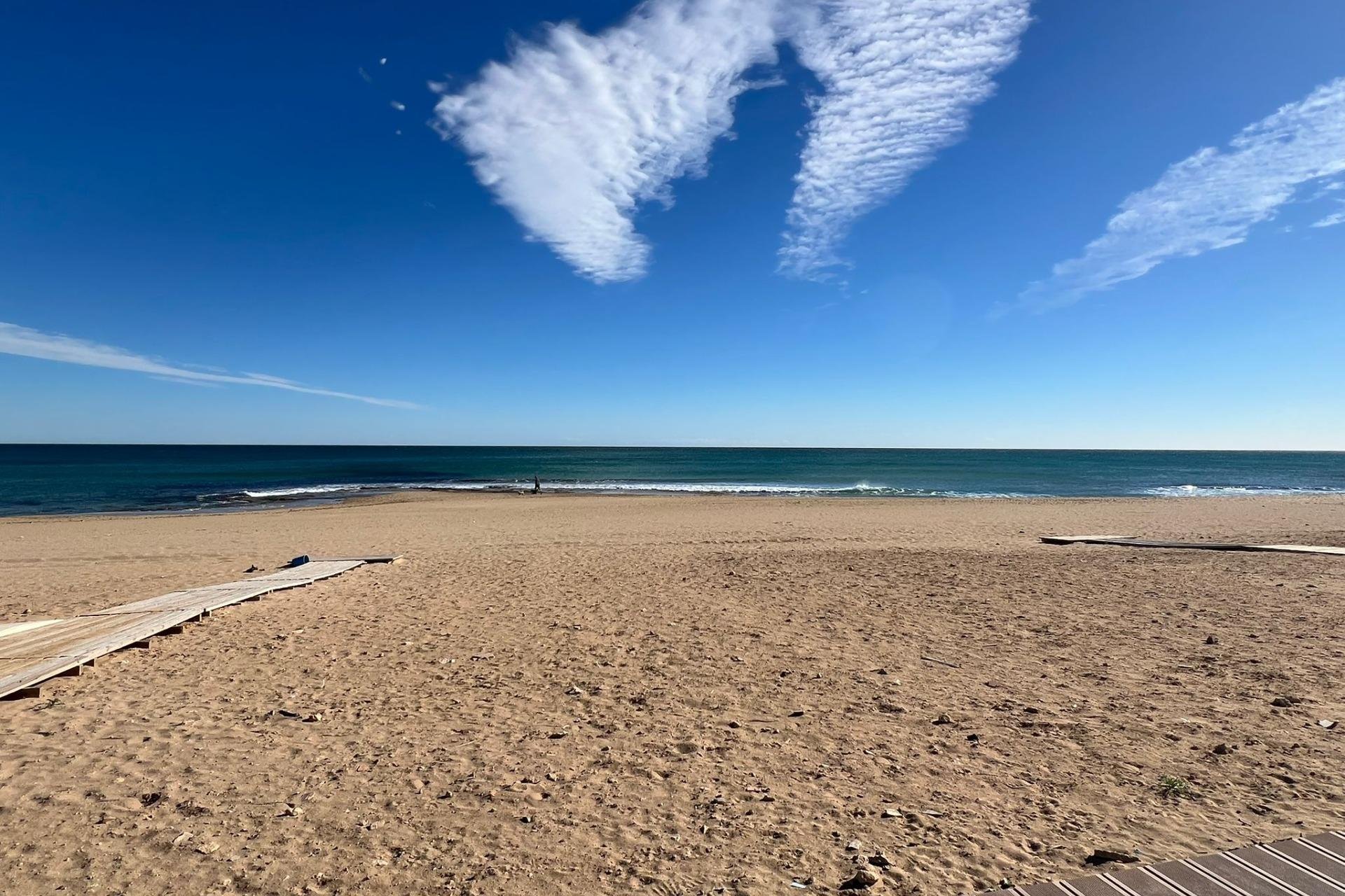 Használt Ingatlanok - Sorház -
Torrevieja - La Mata