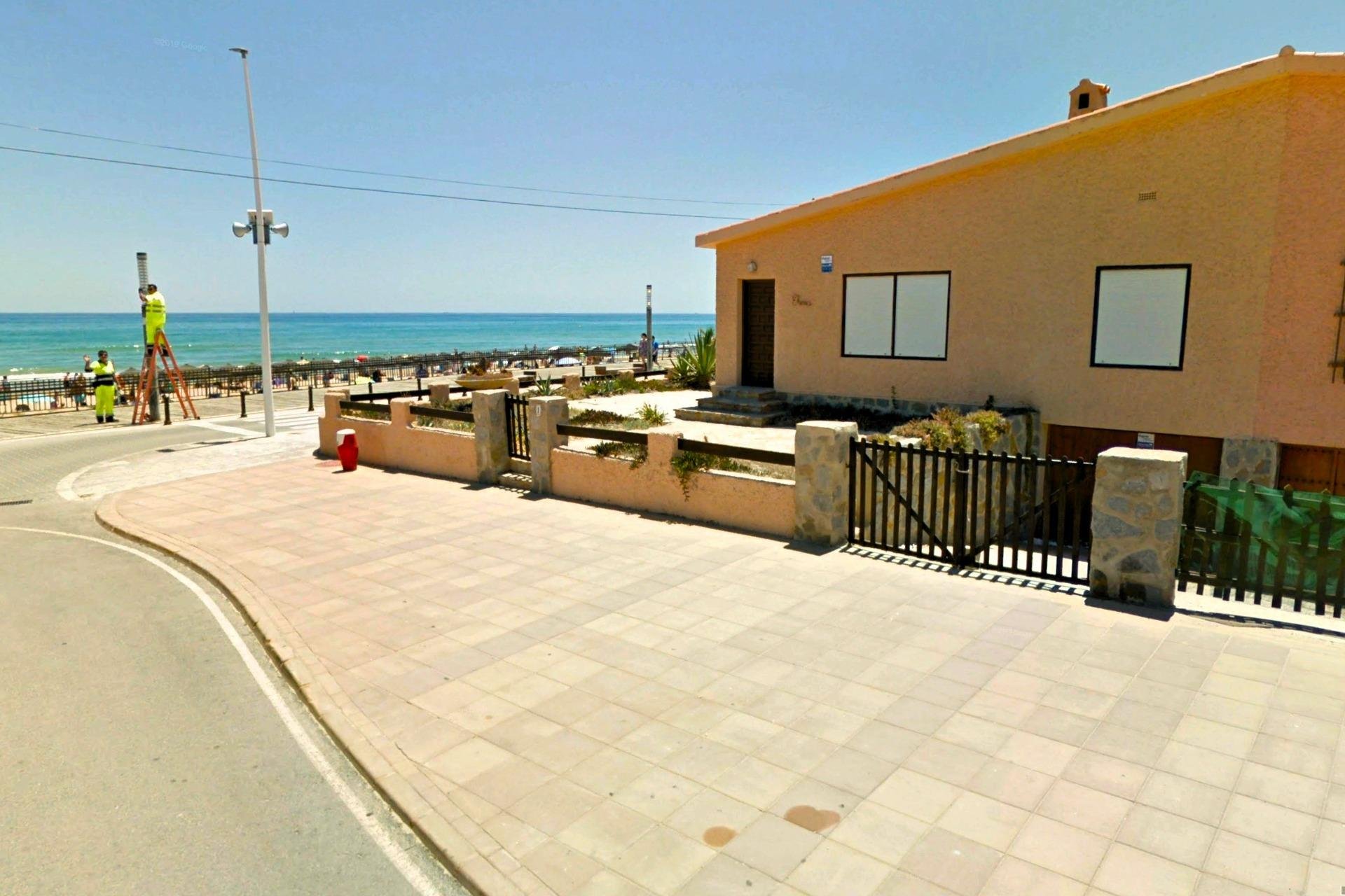 Használt Ingatlanok - Sorház -
Torrevieja - La Mata