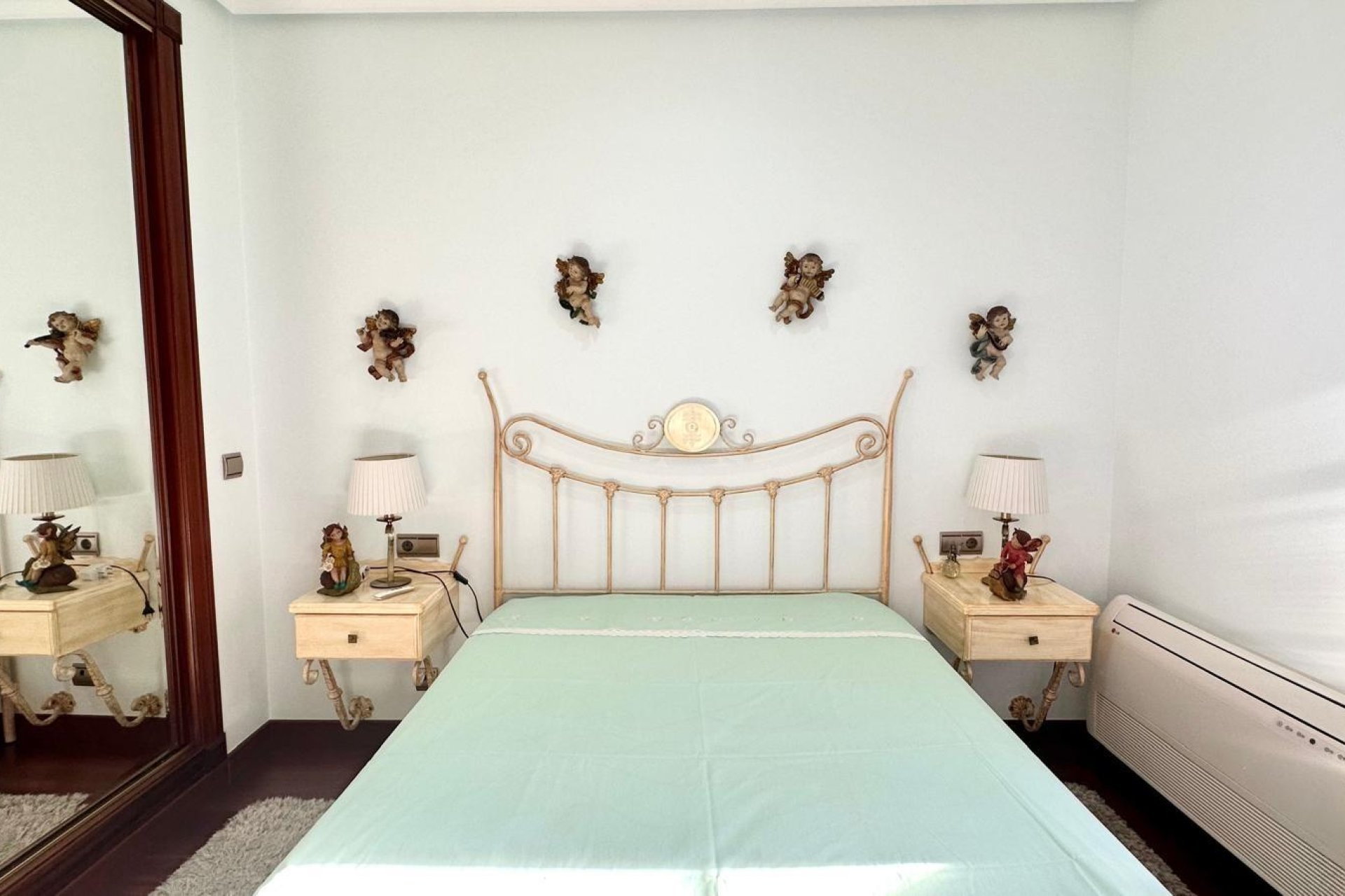 Használt Ingatlanok - Sorház -
Torrevieja - La Siesta