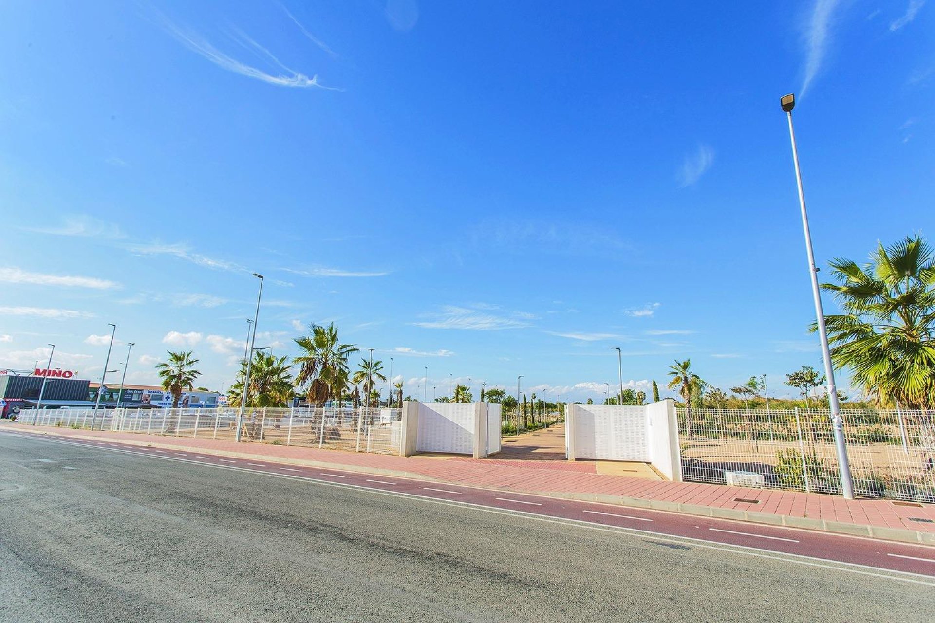 Használt Ingatlanok - Sorház -
Torrevieja - La Siesta
