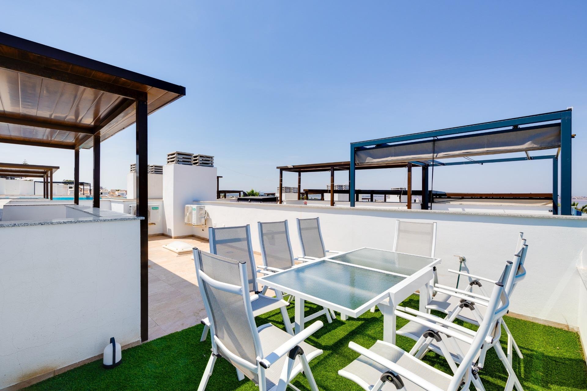 Használt Ingatlanok - Sorház -
Torrevieja - La Siesta