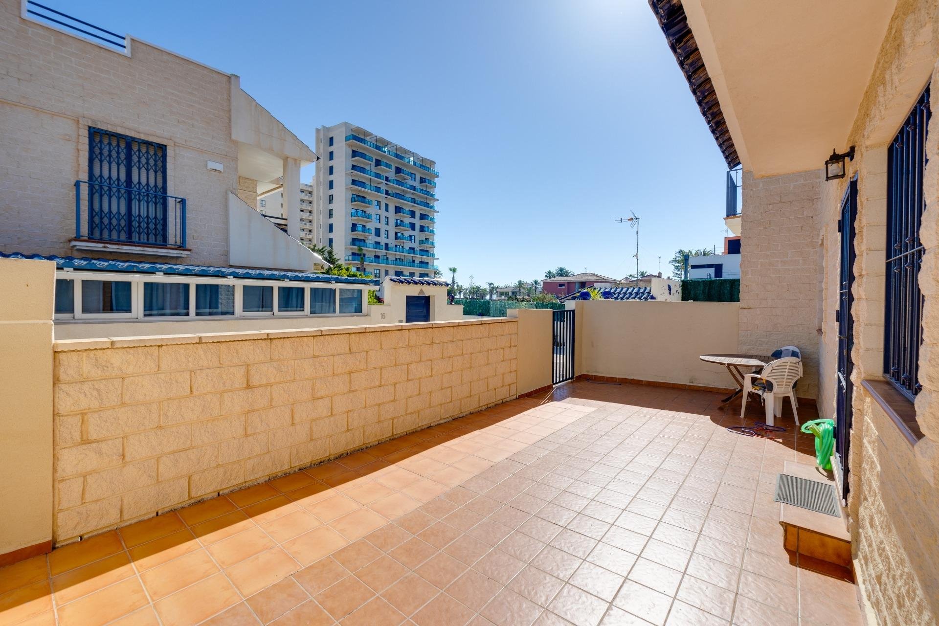 Használt Ingatlanok - Sorház -
Torrevieja - La Veleta