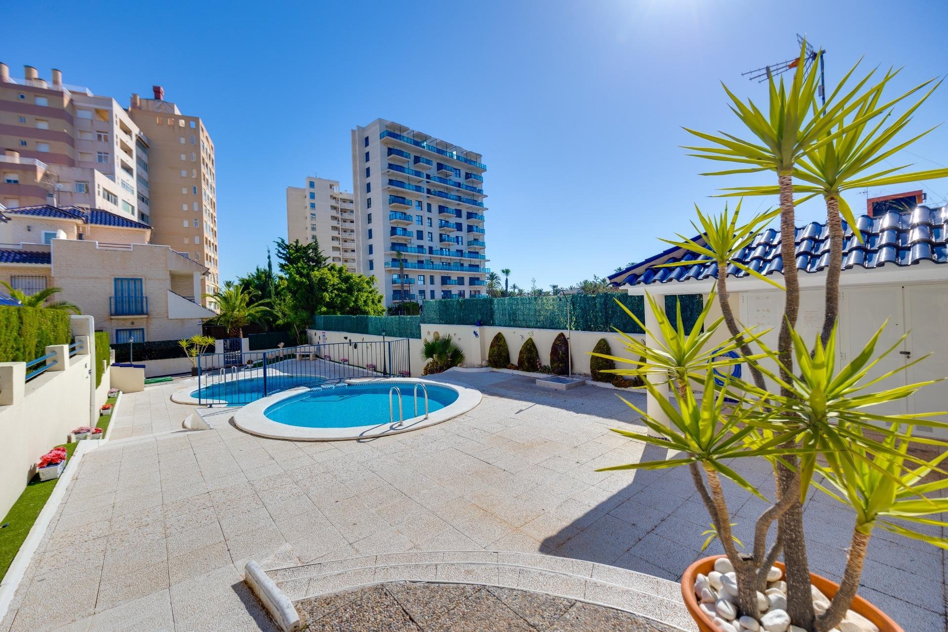 Használt Ingatlanok - Sorház -
Torrevieja - La Veleta