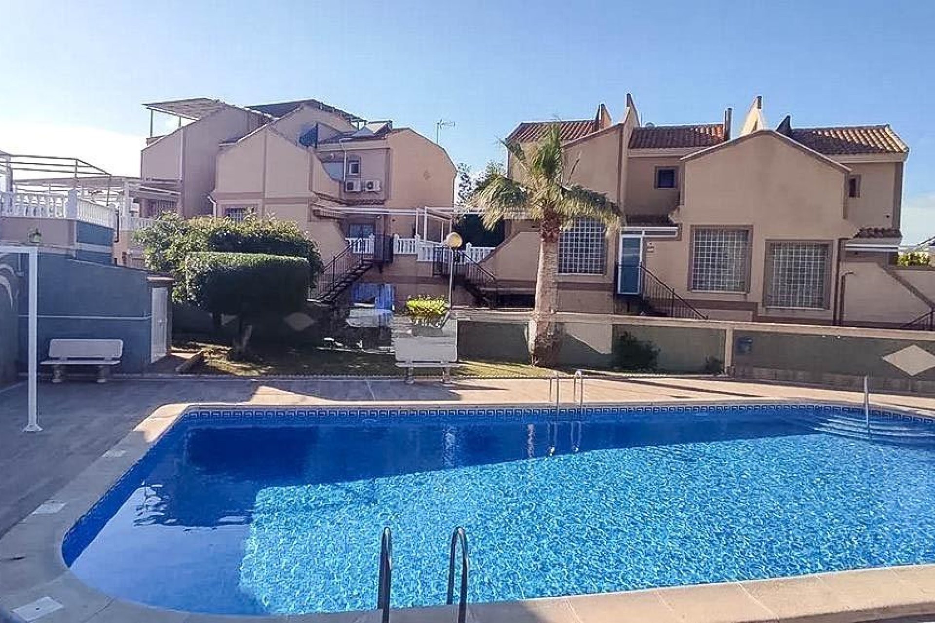 Használt Ingatlanok - Sorház -
Torrevieja - Los Altos