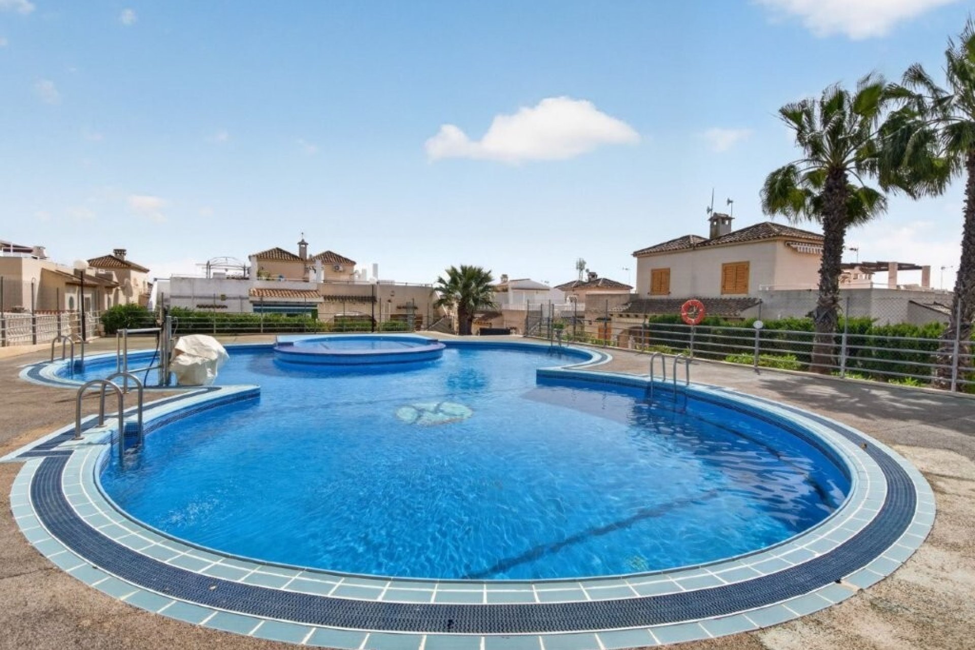 Használt Ingatlanok - Sorház -
Torrevieja - Los Altos