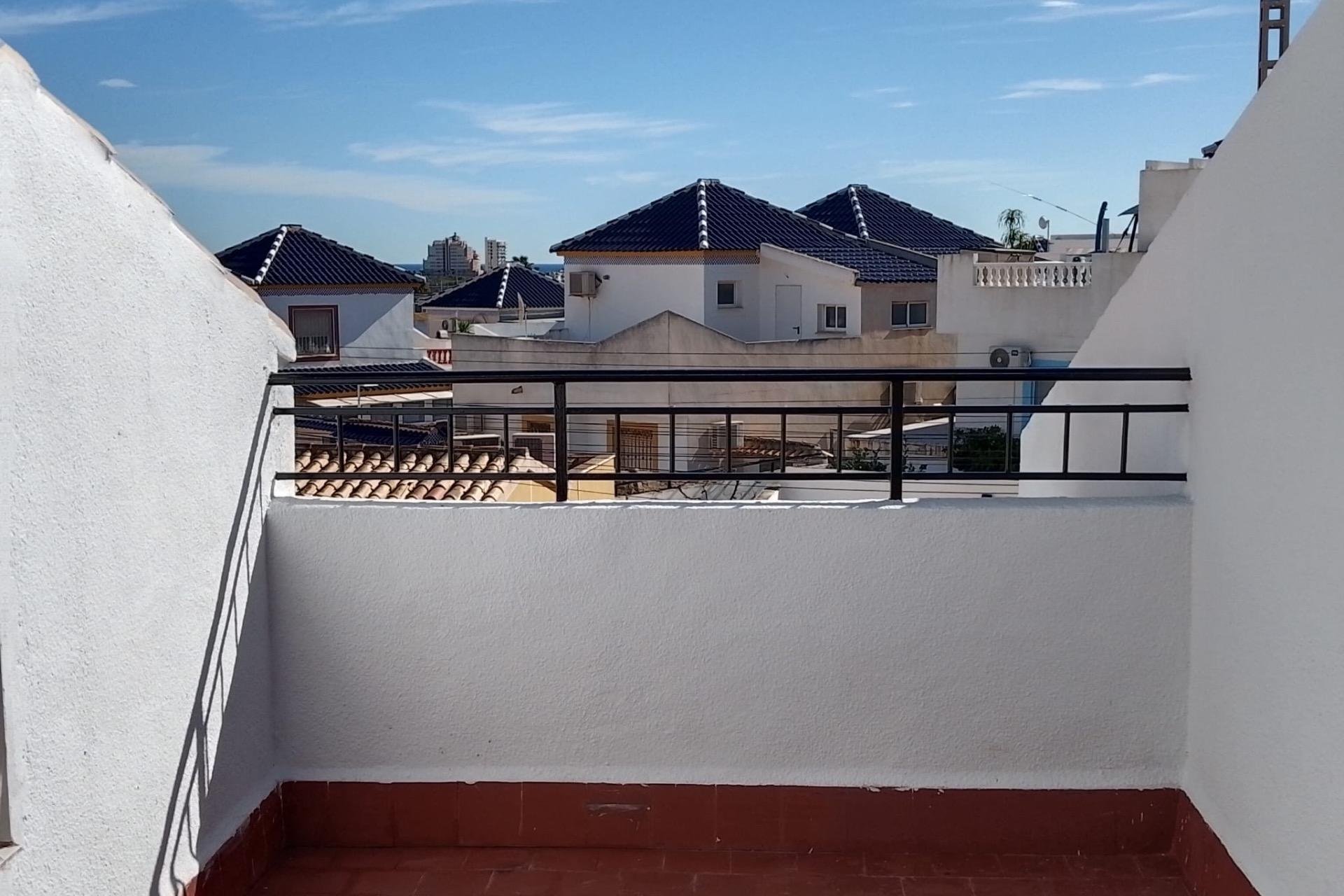 Használt Ingatlanok - Sorház -
Torrevieja - Los Balcones