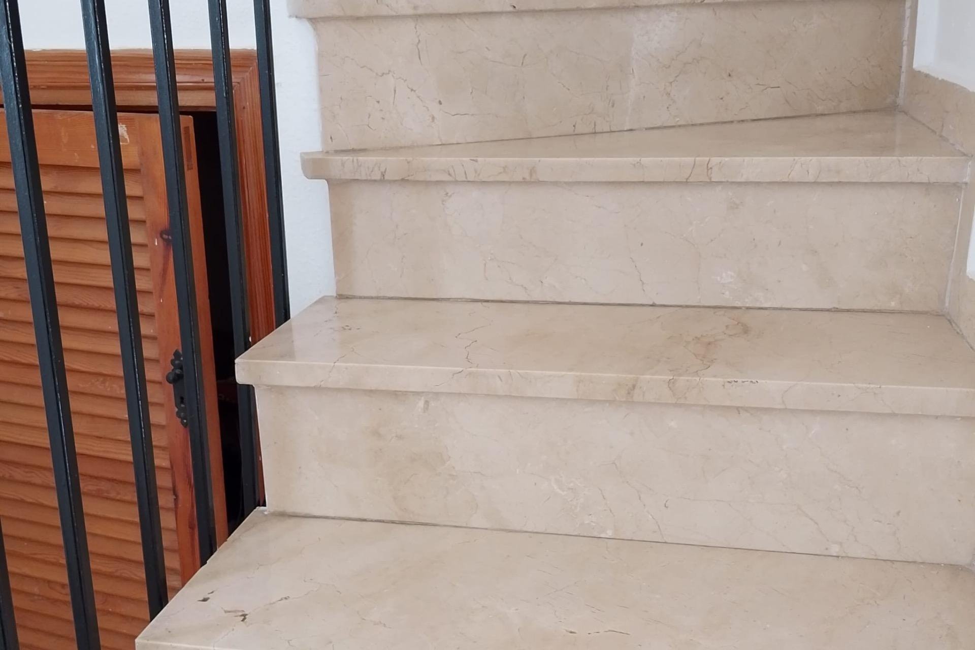 Használt Ingatlanok - Sorház -
Torrevieja - Los Balcones