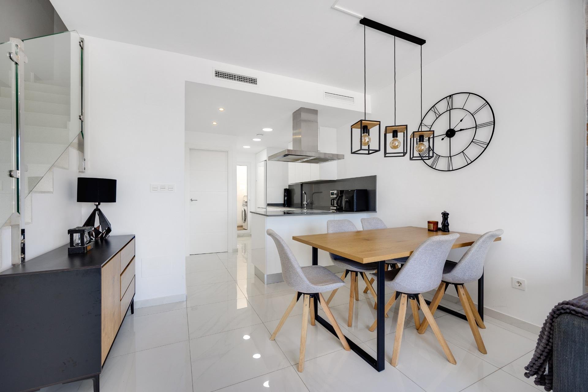 Használt Ingatlanok - Sorház -
Torrevieja - Los Balcones