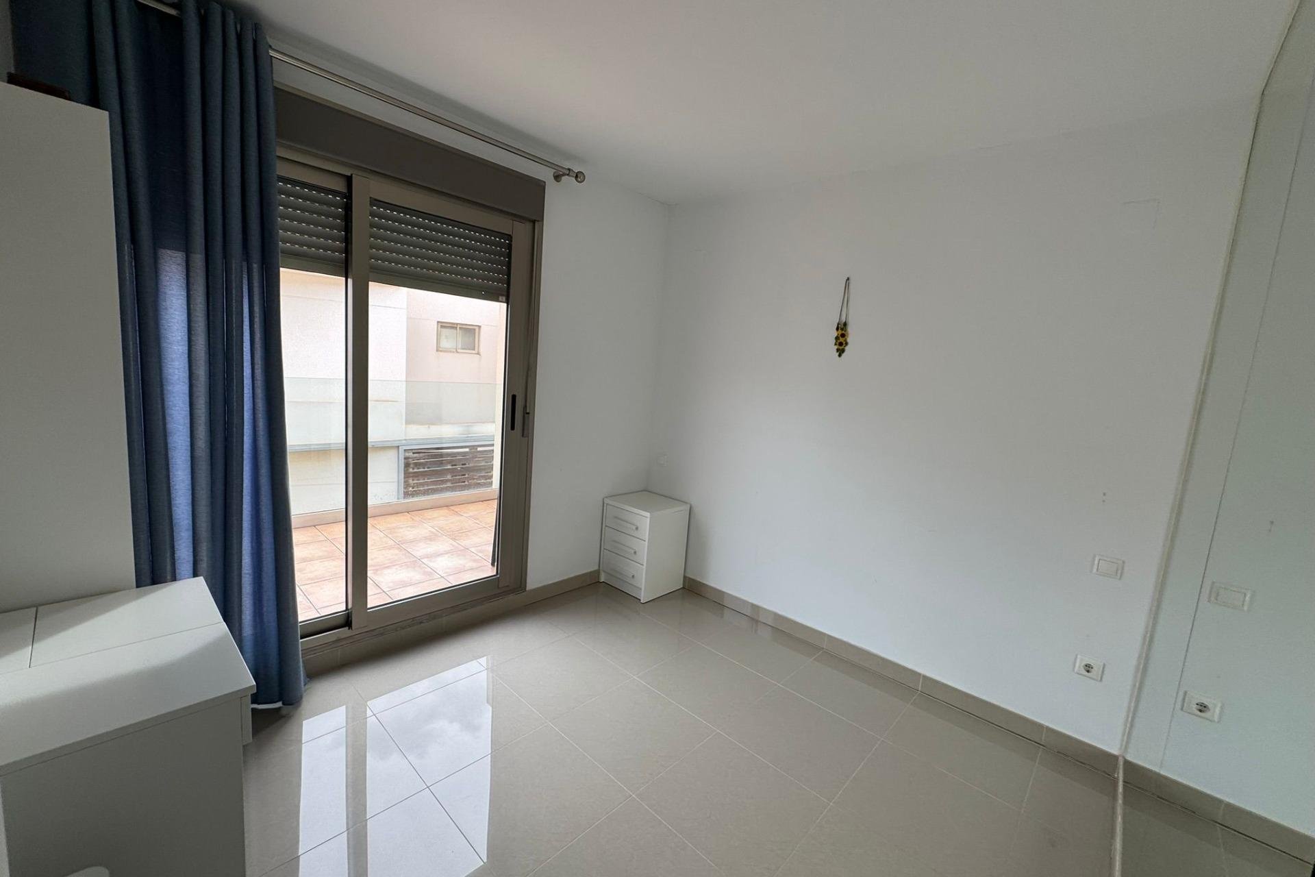 Használt Ingatlanok - Sorház -
Torrevieja - Punta Prima